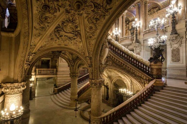 کاخ اُپرا گارنیه در پاریس زیبا