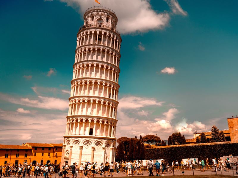 برج کج پیزا در ایتالیا